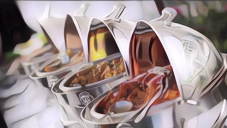 Kelebihan dan Kekurangan Pernikahan dengan Katering Prasmanan atau Piring Terbang Mana yang Sebaiknya&nbsp;Dipilih